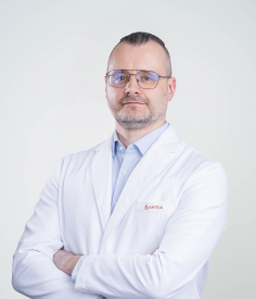Dr. Marius Snicorius